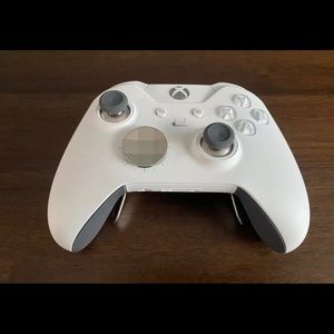 Microsoft Xbox Elite Controller Model 1698 Open box Special Edition white